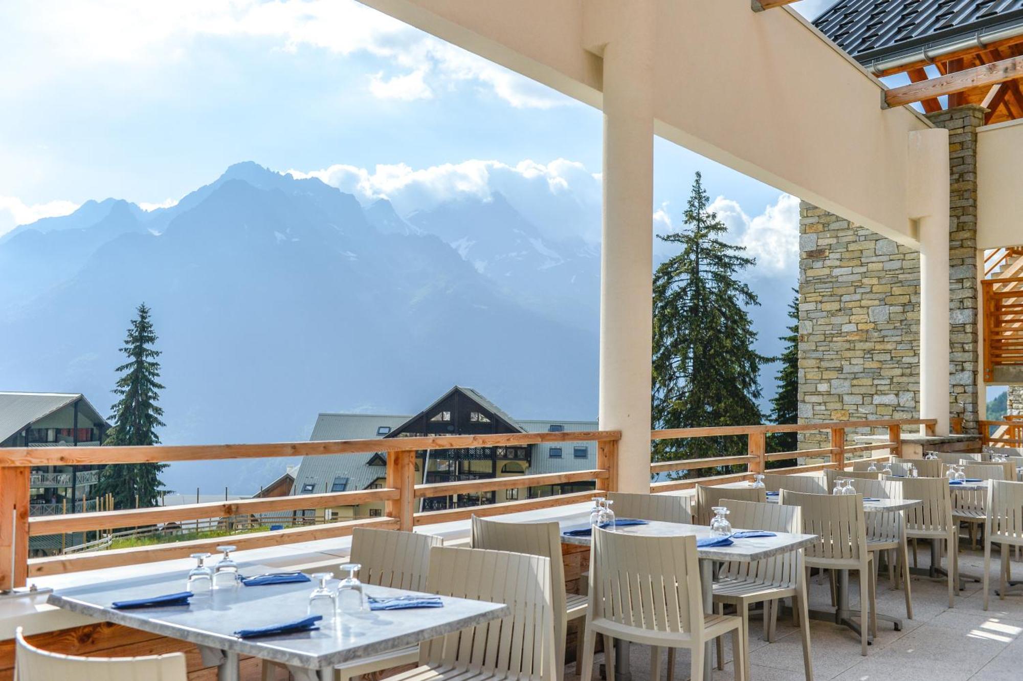 Villages Clubs Du Soleil - Oz En Oisans Oz Exterior photo